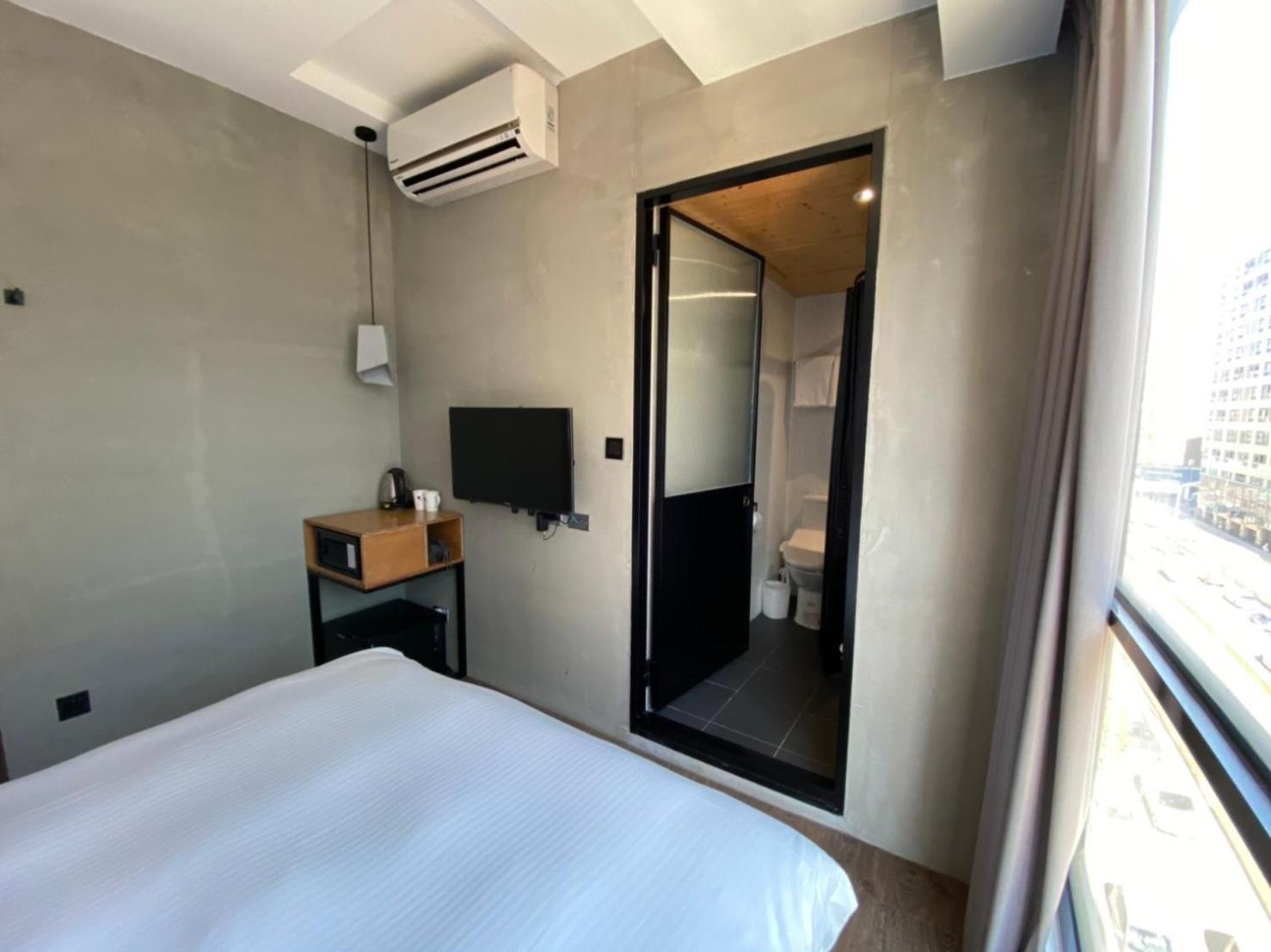 Just Inn Xin Yi 正旅館 信義 Тайбэй Экстерьер фото